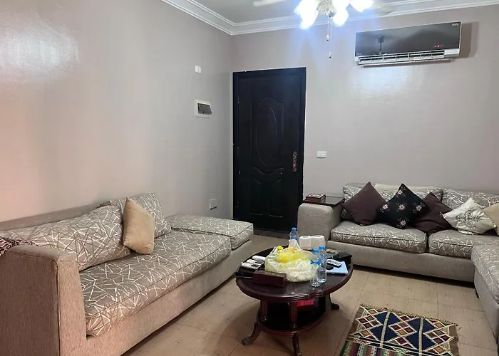 قرية مرسيليا بلوباي آسيا Alpesi faház Ajn-Szuhna